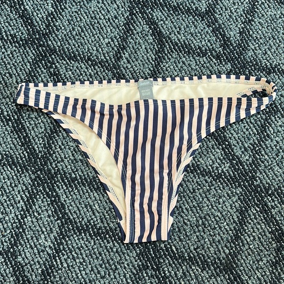 ๐๏ธ5 for $20๐๏ธ Aerie Striped Cheeky Bikini Bottoms - Picture 1 of 3